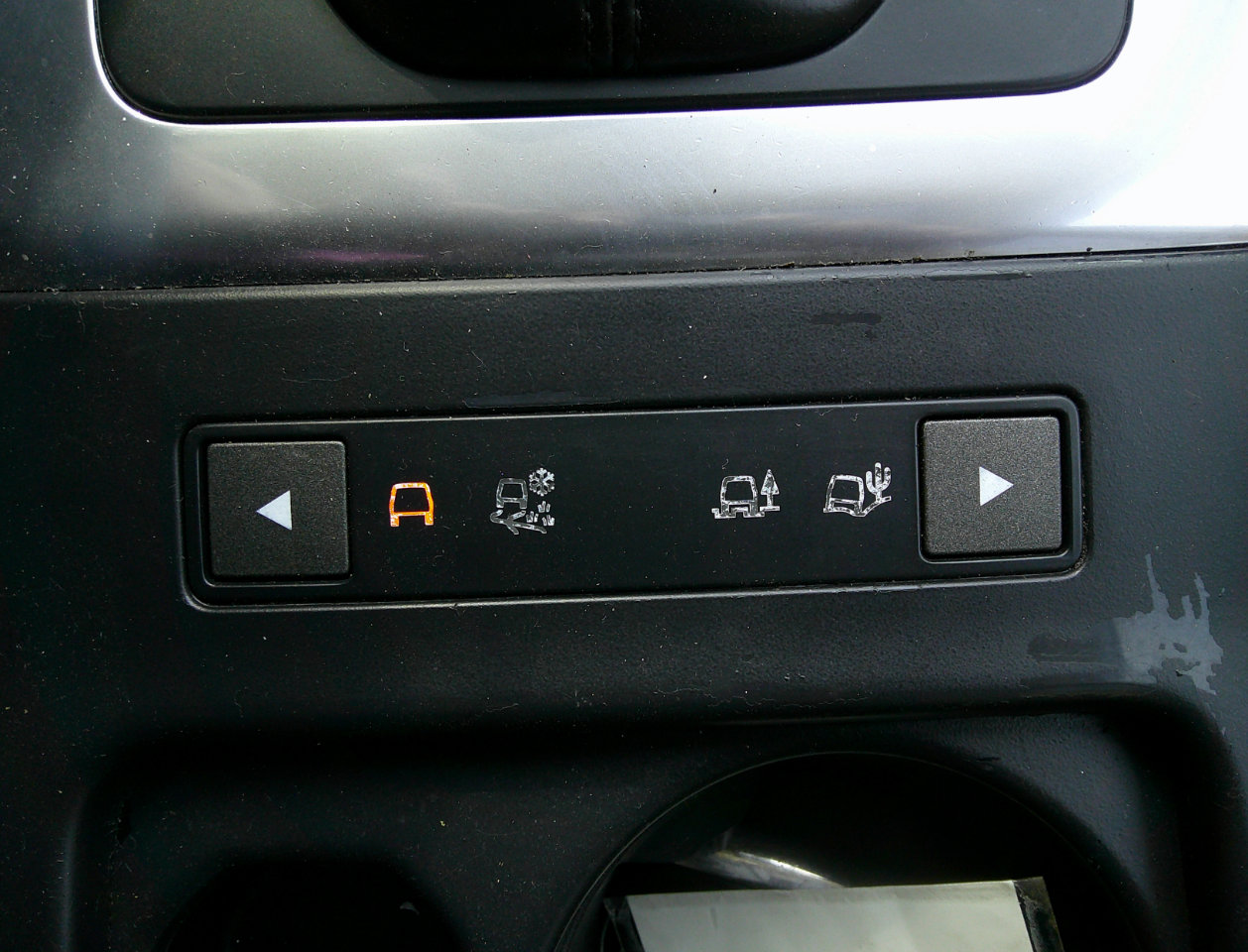 Used 2013 Land Rover LR2 image 28