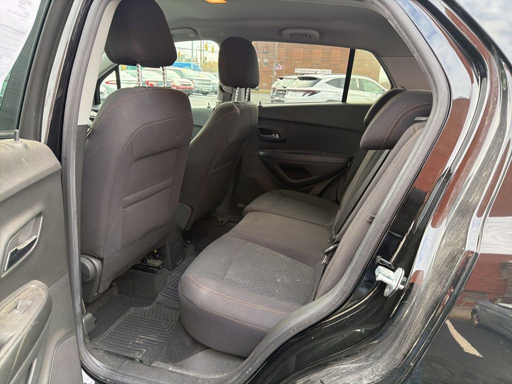 Certified 2022 Chevrolet Trax LS w/ Tint and Cruise Package image 14