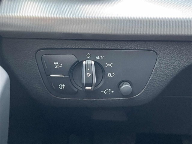 Used 2025 Audi Q5 2.0T Premium image 17