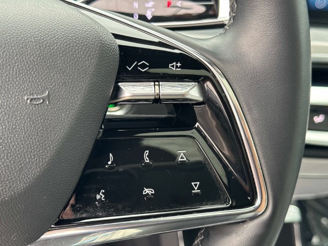 Certified 2024 Cadillac Lyriq Sport AWD/4WD image 28