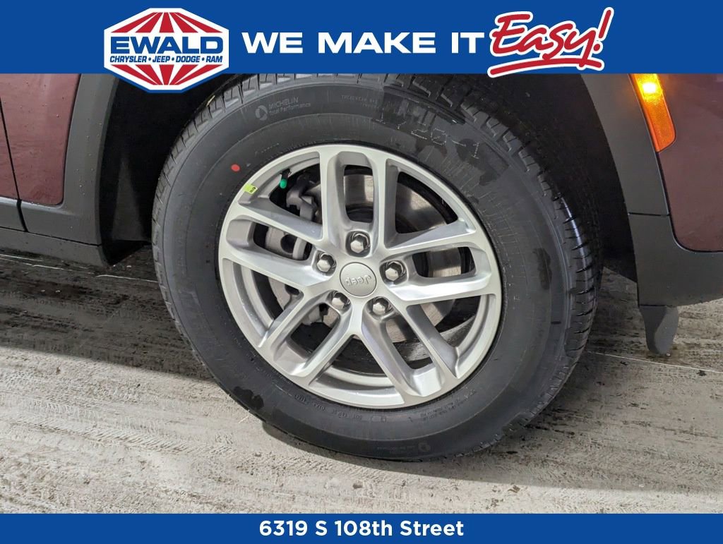 New 2025 Jeep Grand Cherokee Laredo X w/ Trailer Tow Package image 14