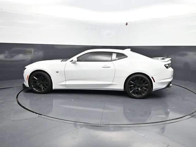 Used 2021 Chevrolet Camaro SS RWD image 5