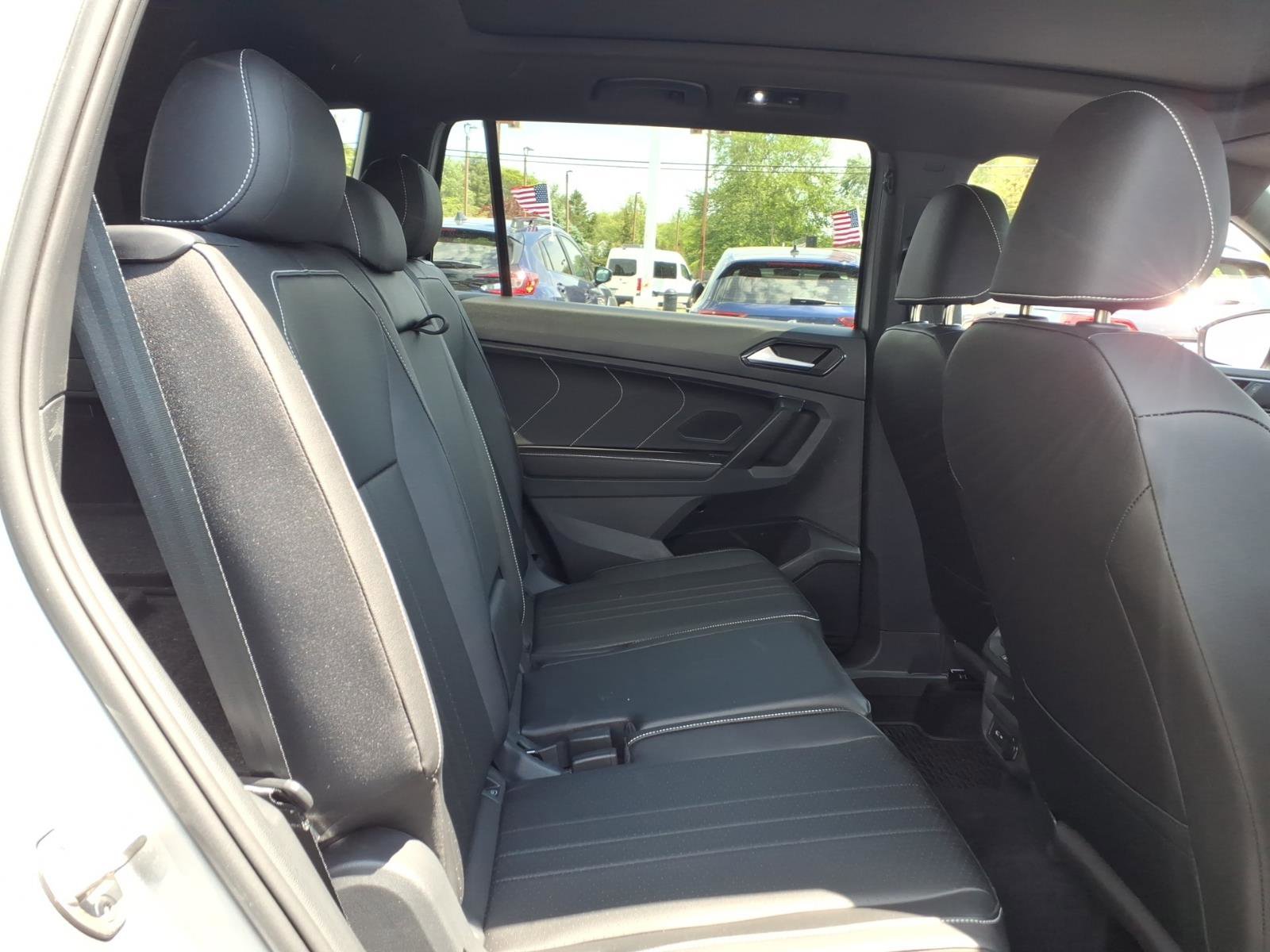 Certified 2023 Volkswagen Tiguan SE R-Line FWD image 12