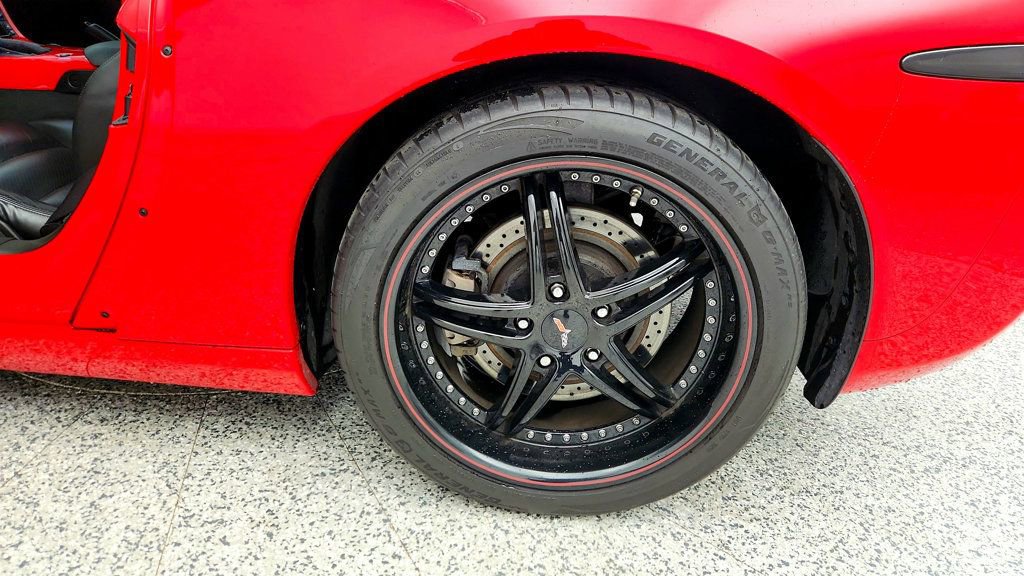 Used 2005 Chevrolet Corvette Convertible w/ Preferred Equipment Group RWD image 9