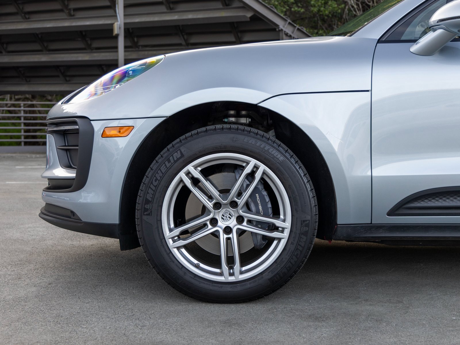 Certified 2025 Porsche Macan image 13