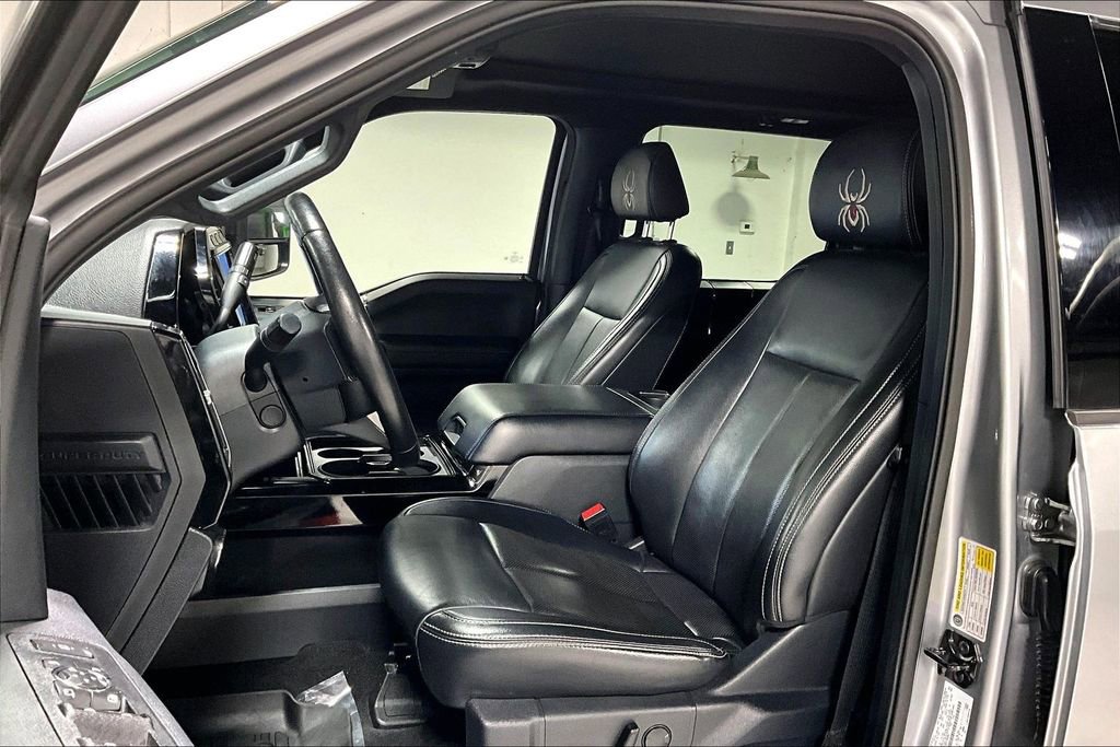 Used 2022 Ford F250 Lariat w/ Black Appearance Package AWD/4WD image 33