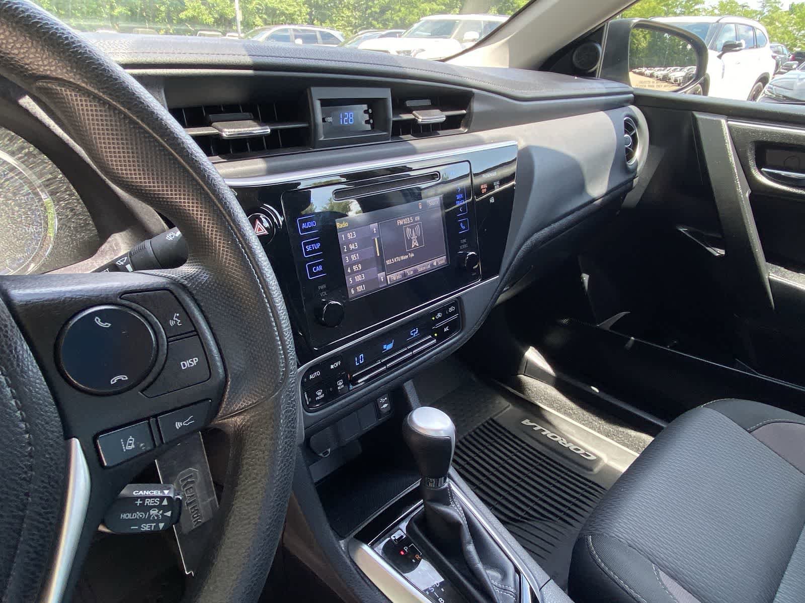 Used 2017 Toyota Corolla LE FWD image 19