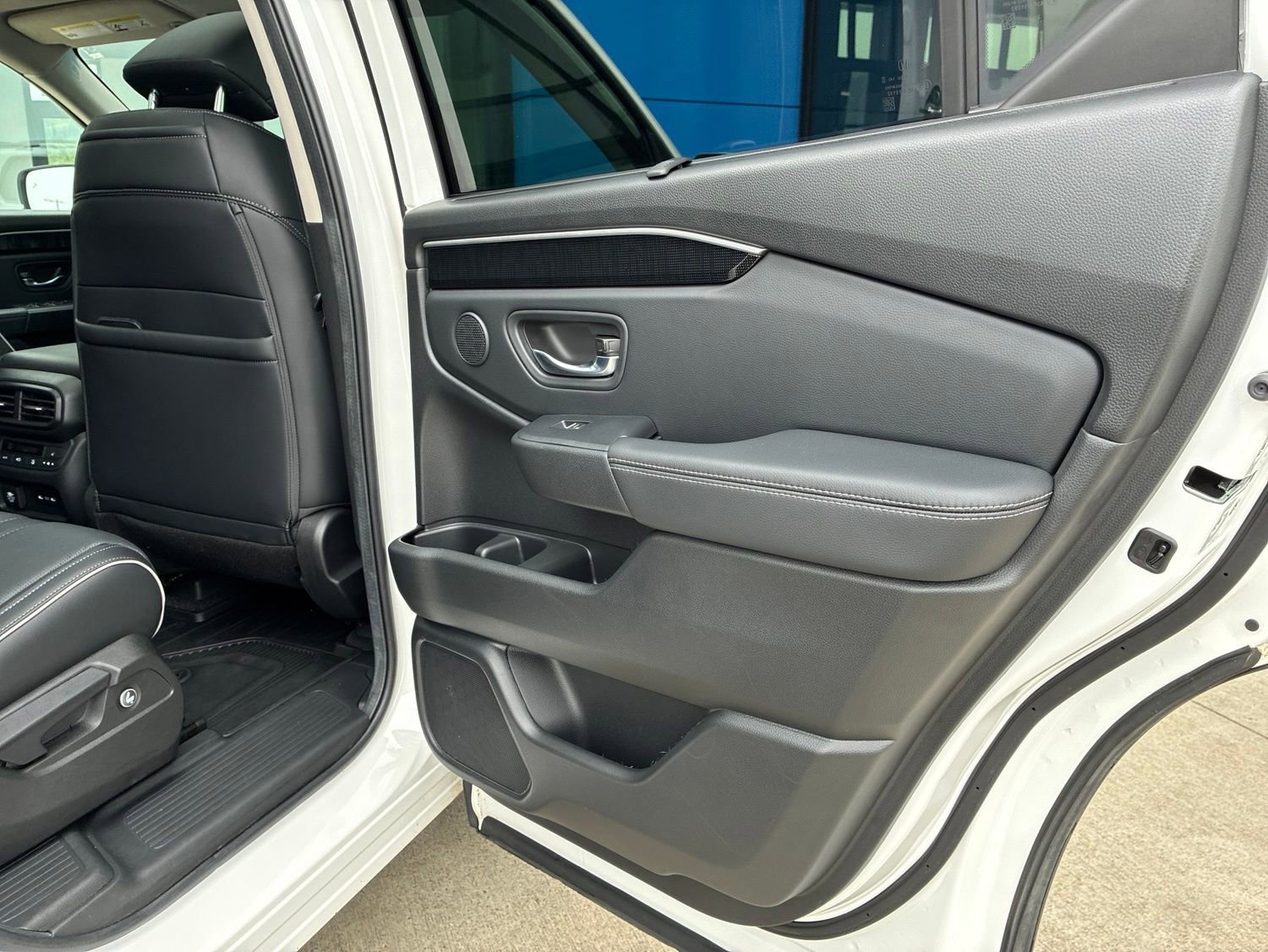 Used 2025 Honda Pilot Elite image 14