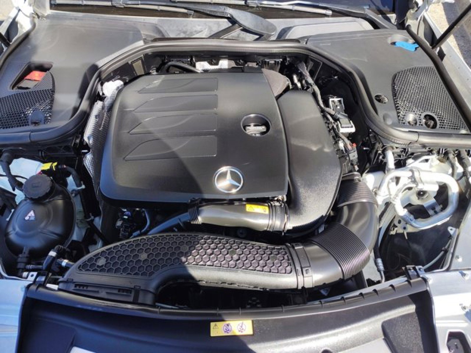 Used 2022 Mercedes-Benz E 350 Sedan image 9