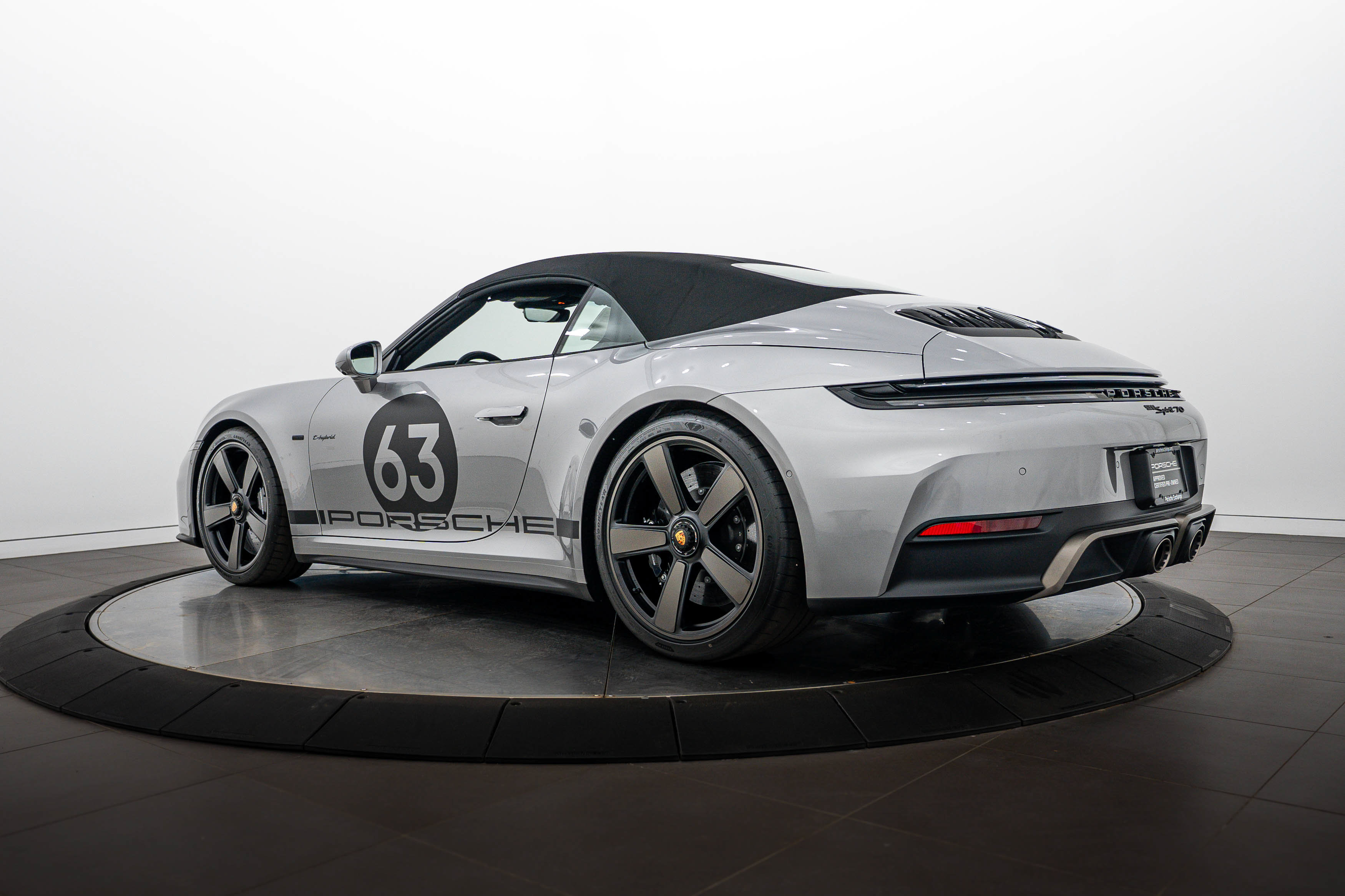 Certified 2026 Porsche 911 GTS RWD image 39