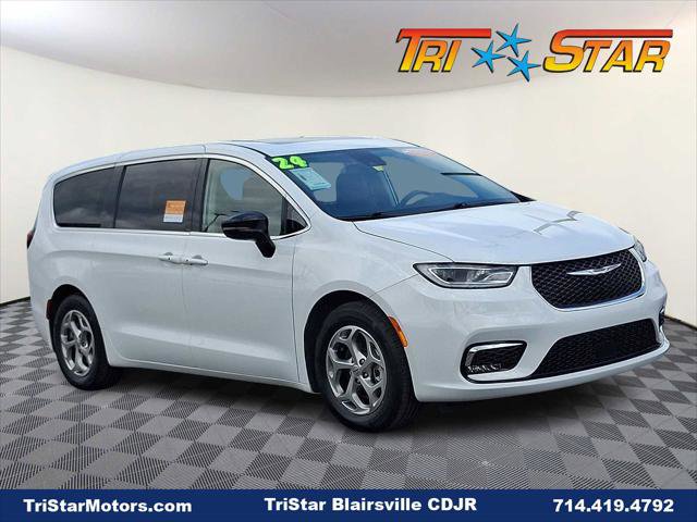 Certified 2024 Chrysler Pacifica Limited FWD image 1