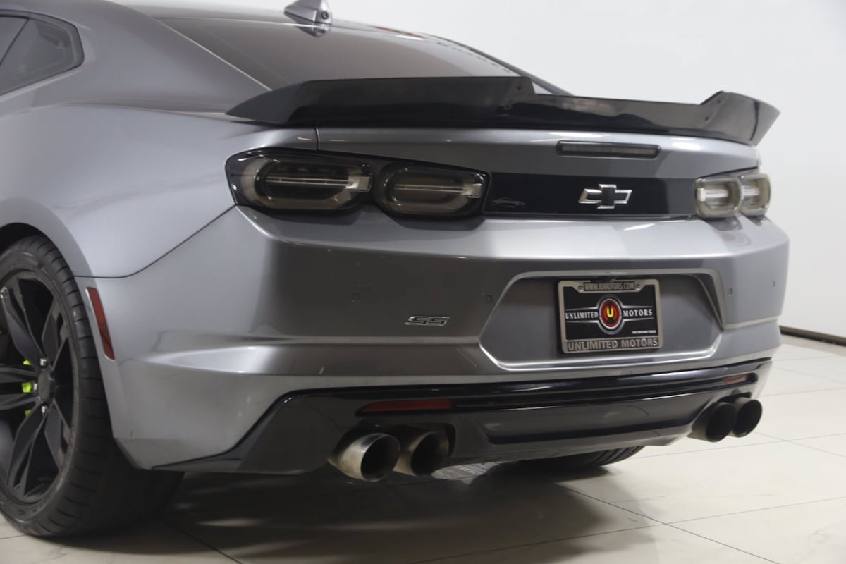 Used 2020 Chevrolet Camaro SS RWD image 25