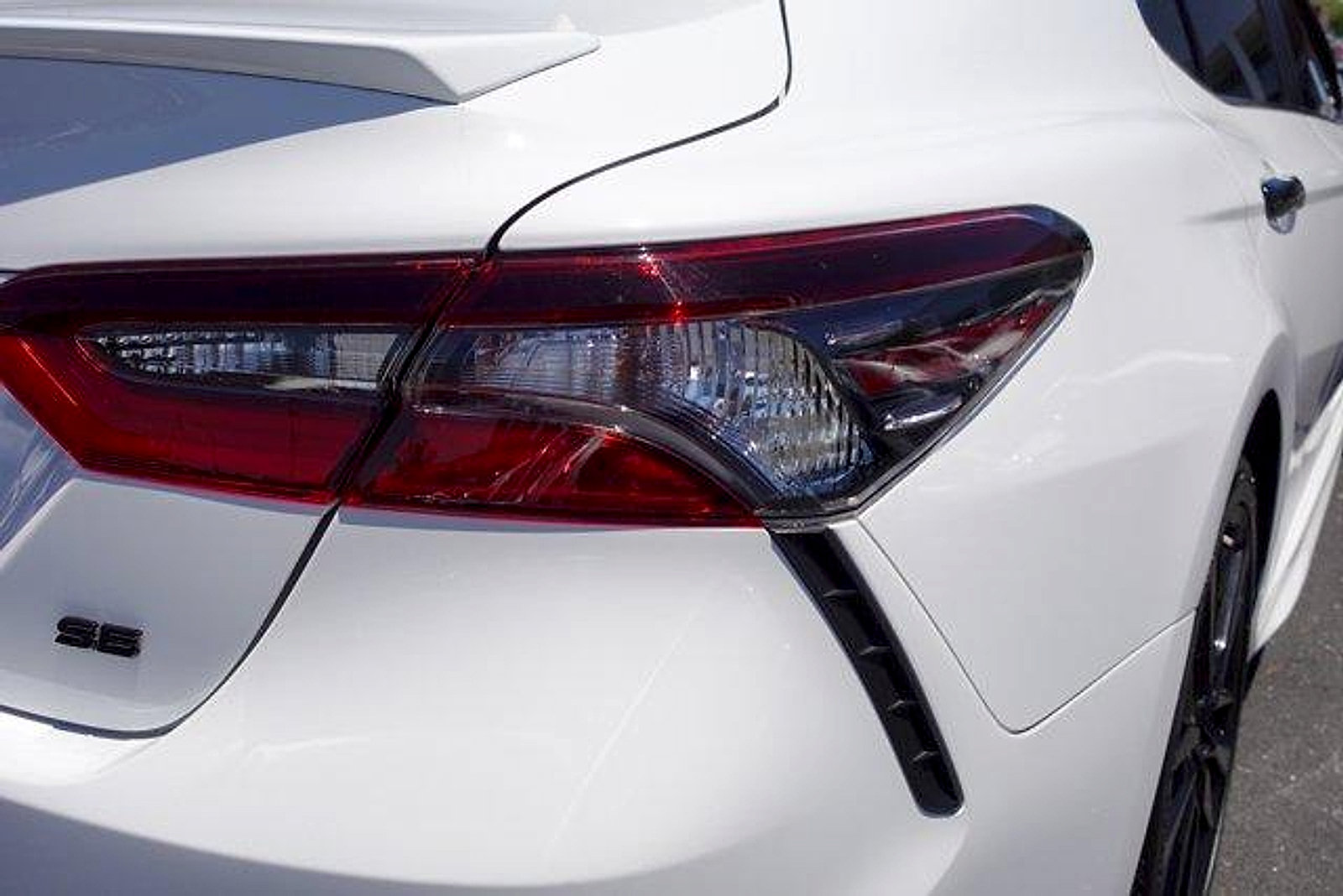 Used 2022 Toyota Camry SE FWD image 5