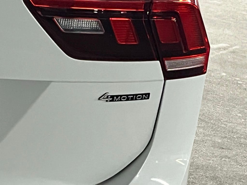 Used 2022 Volkswagen Tiguan SE w/ Panoramic Sunroof Package image 36