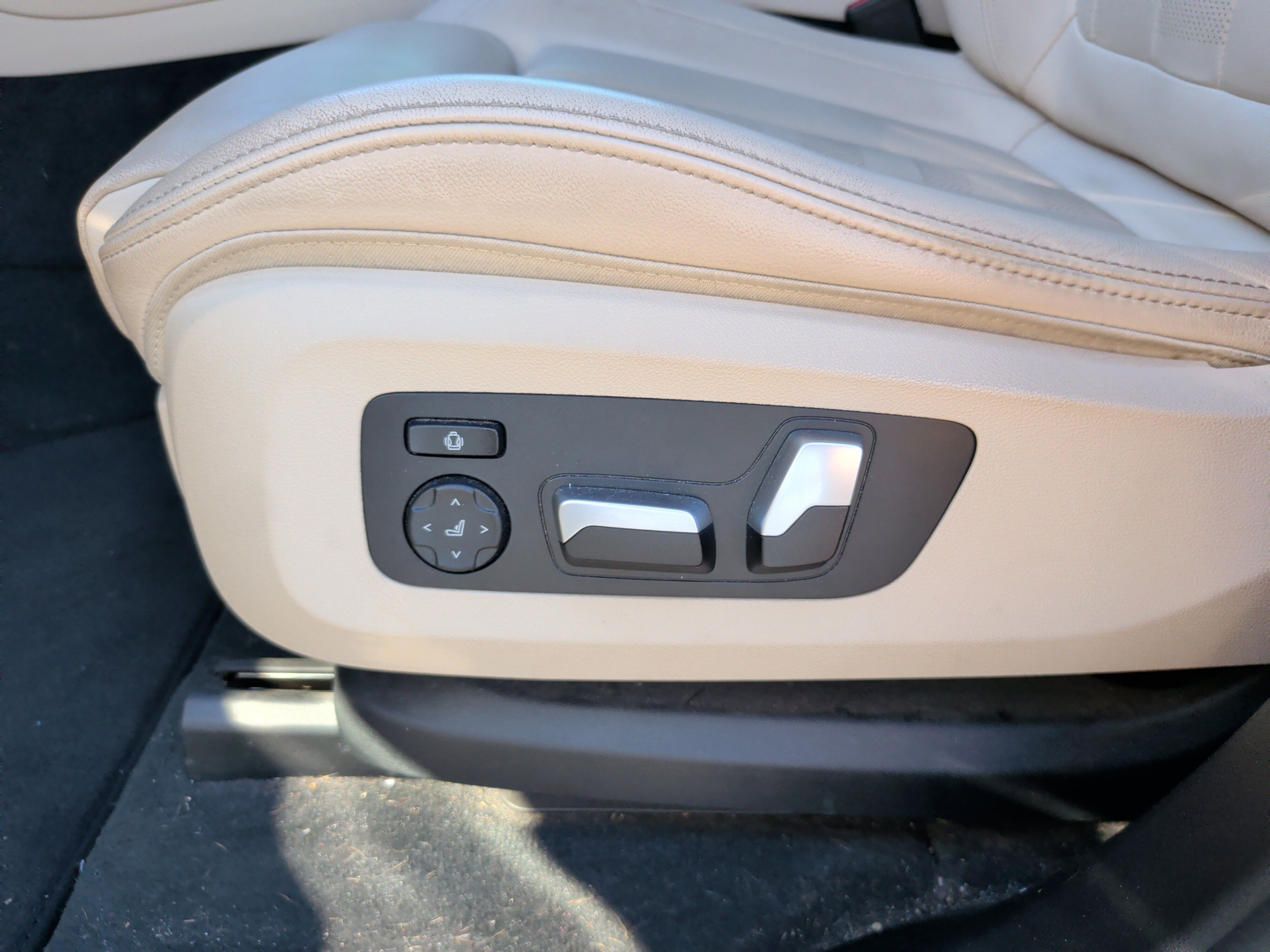 Used 2021 BMW X5 xDrive40i w/ Premium Package image 27