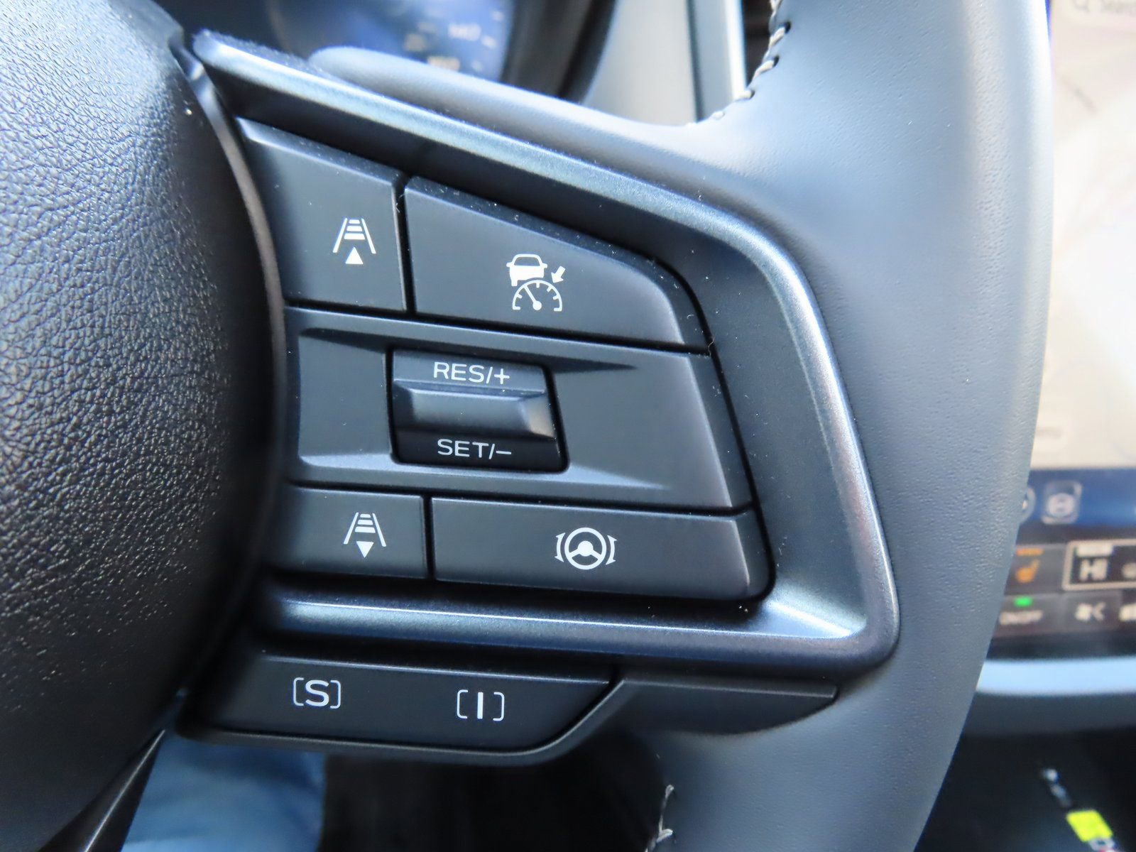 Used 2025 Subaru Forester Limited w/ Popular Package image 19