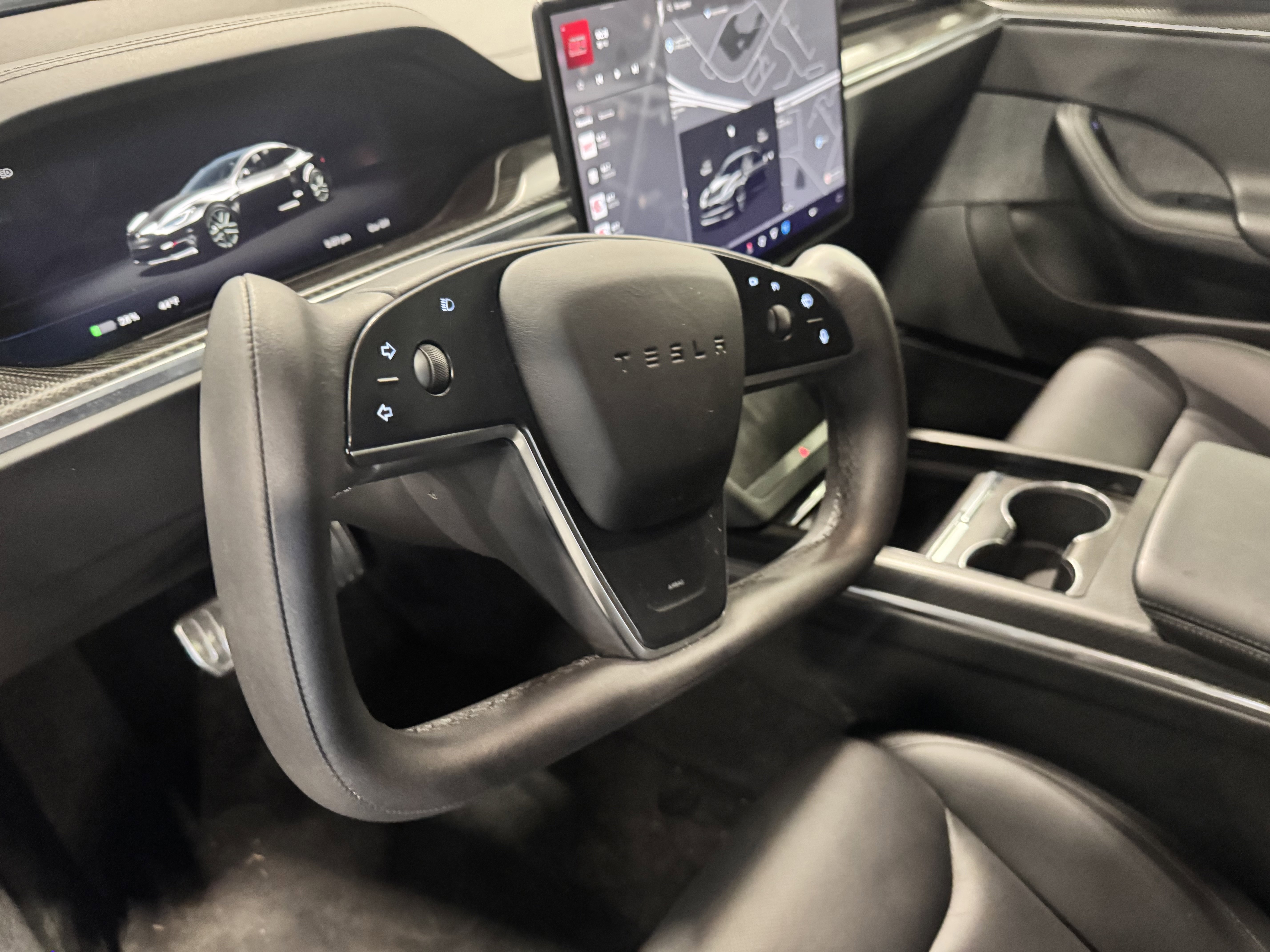 Used 2021 Tesla Model S Plaid image 11