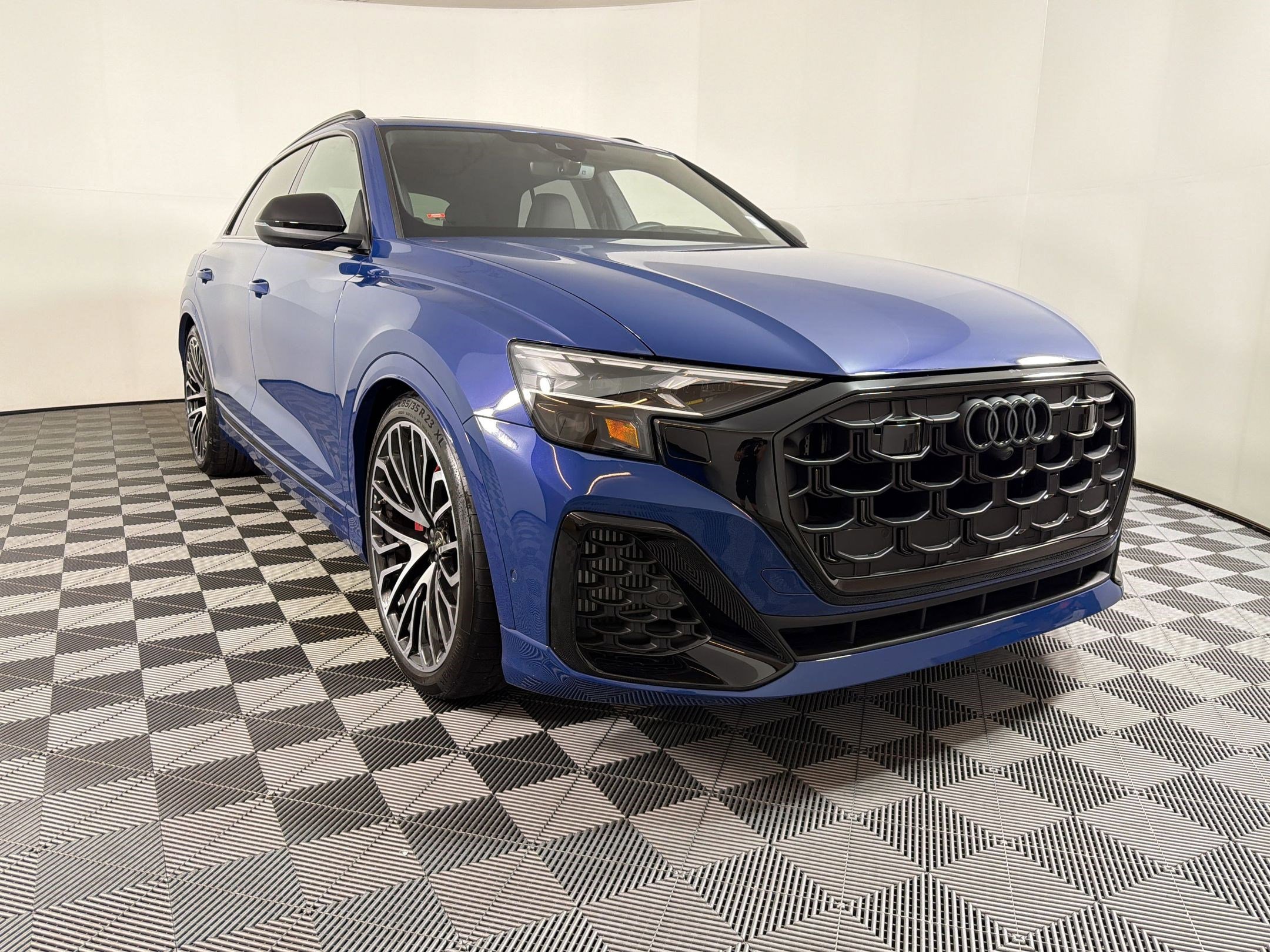 Certified 2025 Audi SQ8 Prestige image 5