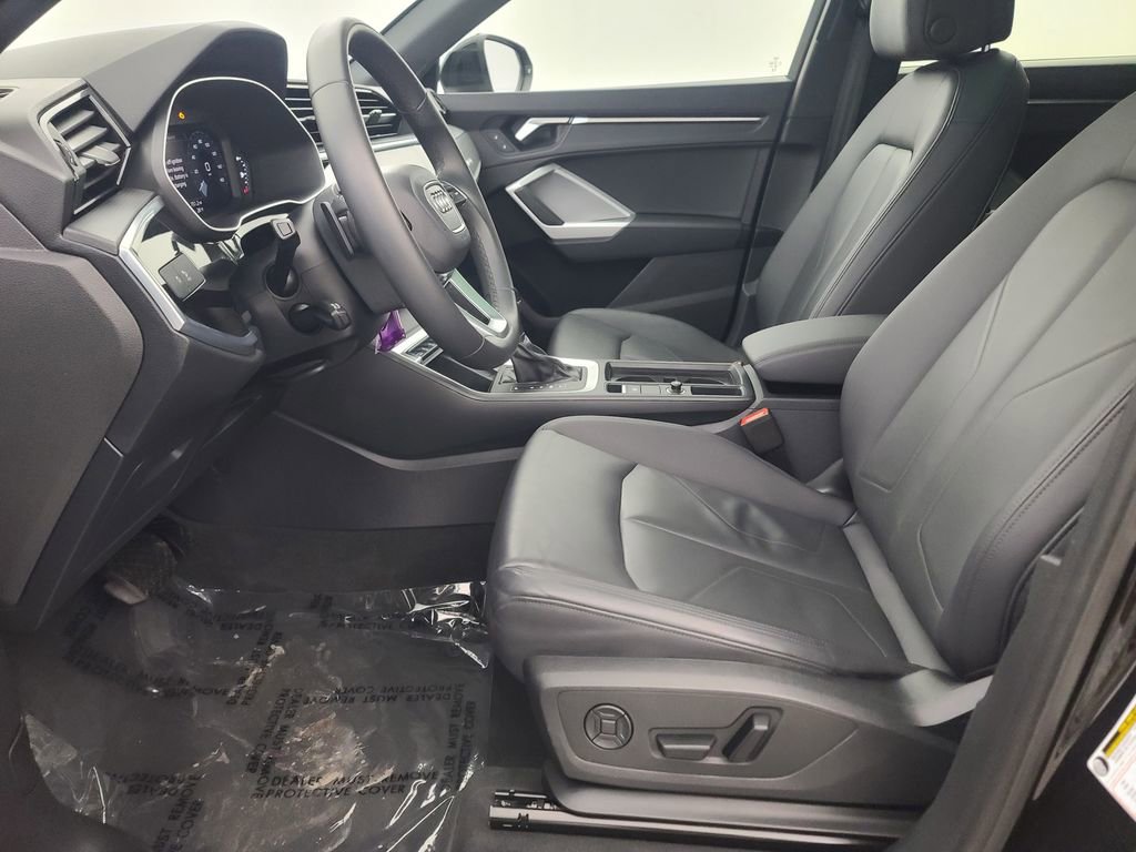 Used 2025 Audi Q3 2.0T Premium image 26