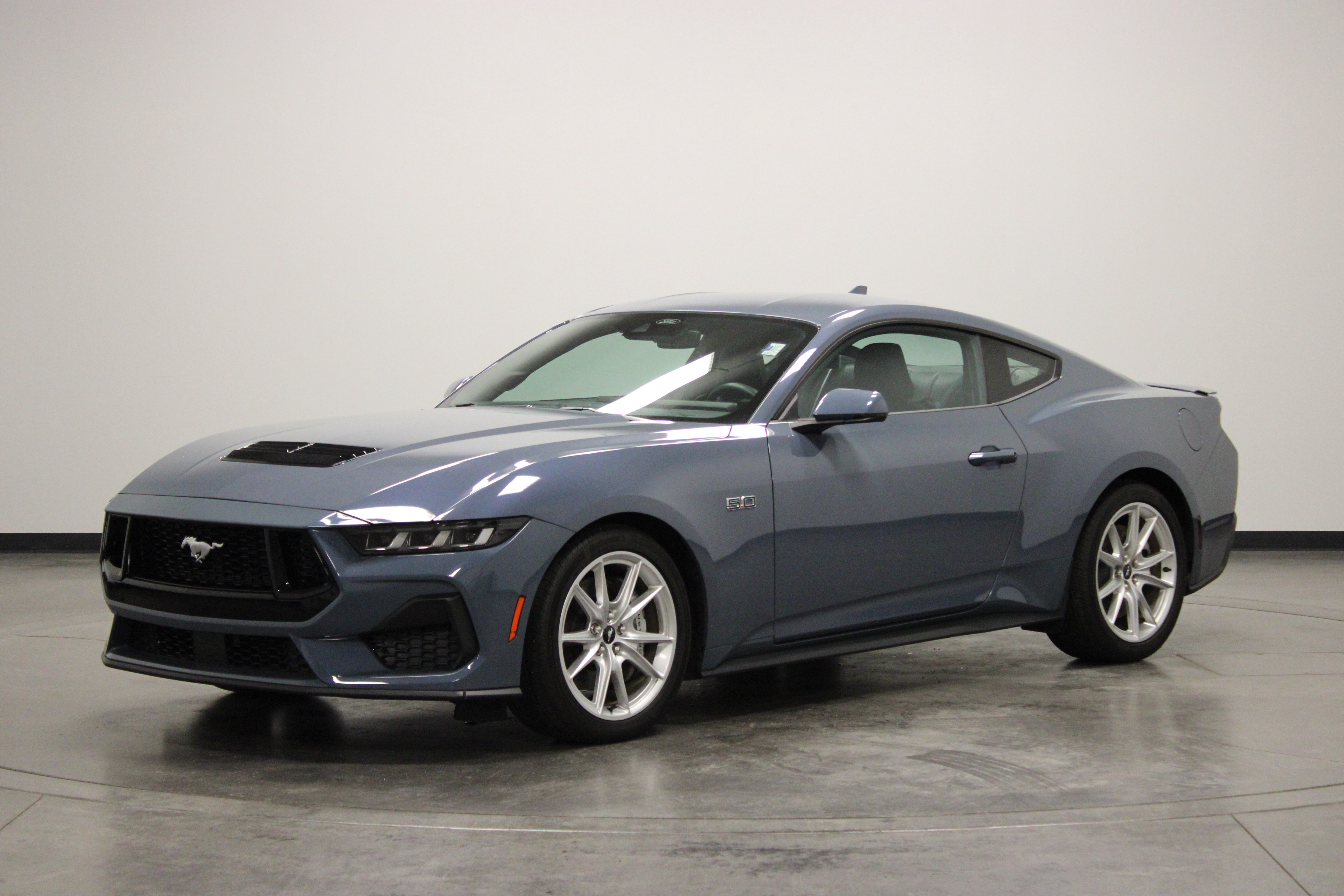 Used 2024 Ford Mustang GT Premium RWD image 4