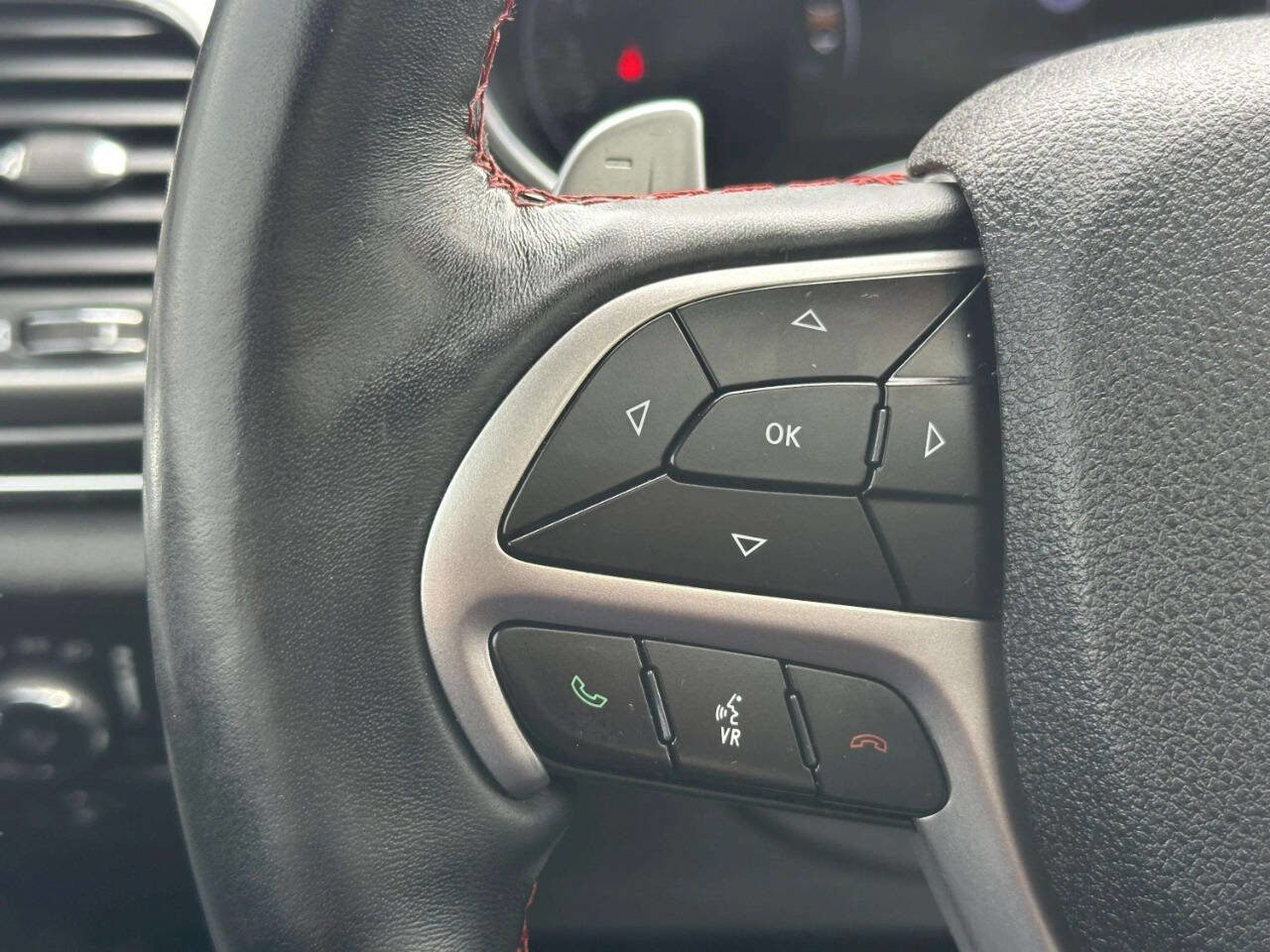 Used 2018 Jeep Grand Cherokee Trailhawk w/ Trailhawk Luxury Group AWD/4WD image 31