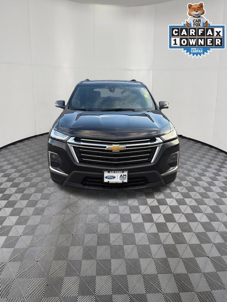 Used 2023 Chevrolet Traverse LT w/ Rear Camera Mirror Package image 3