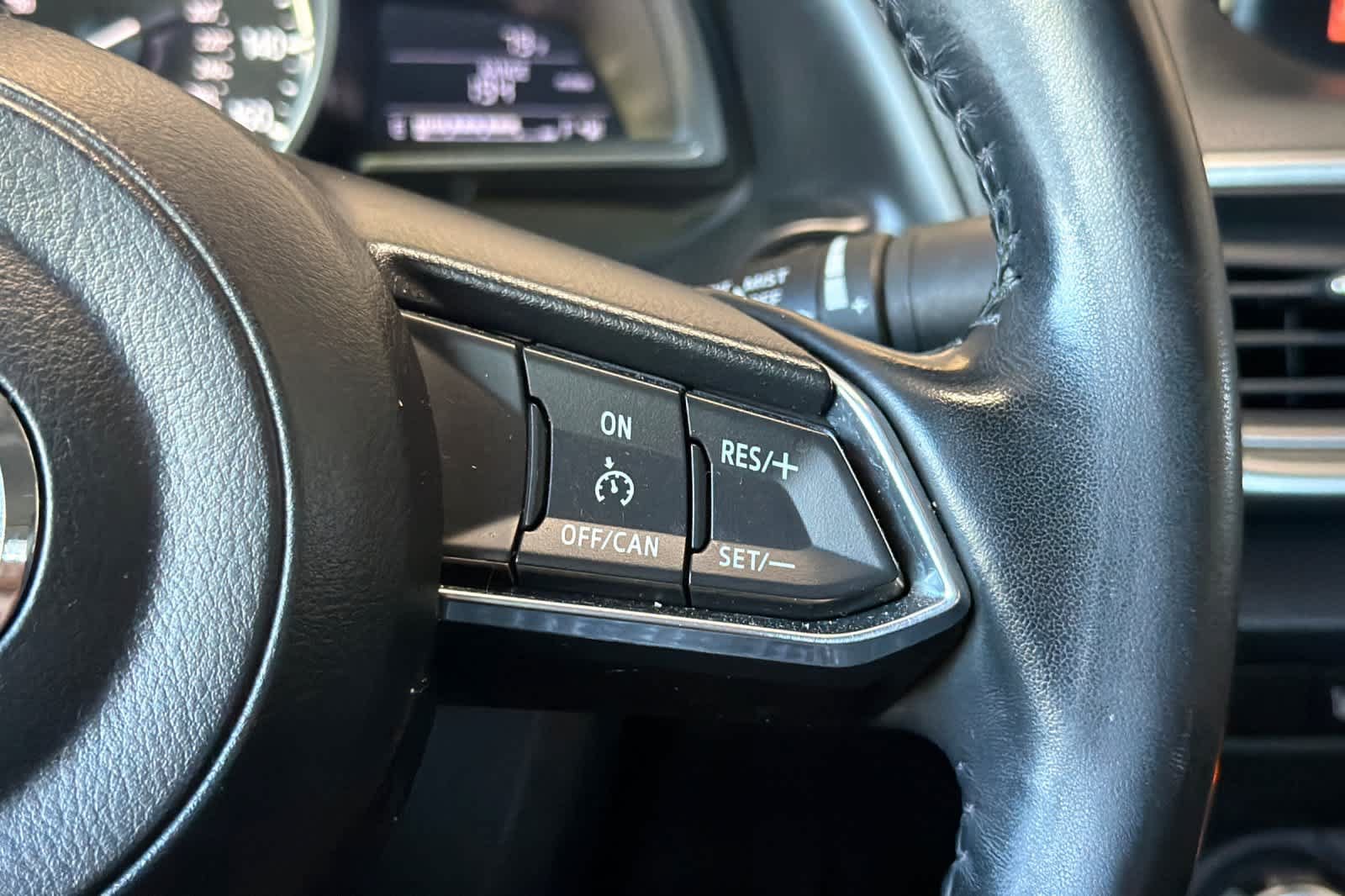 Used 2018 MAZDA MAZDA3 Touring FWD image 25