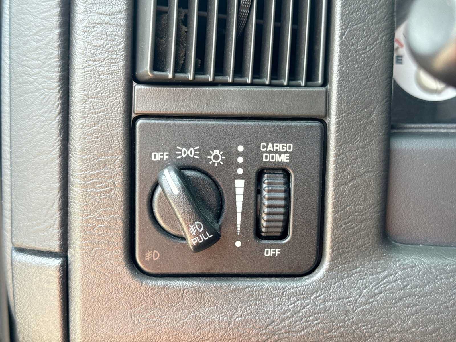 Used 2004 Dodge Ram 1500 Truck SLT w/ Sport Appearance Group AWD/4WD image 25