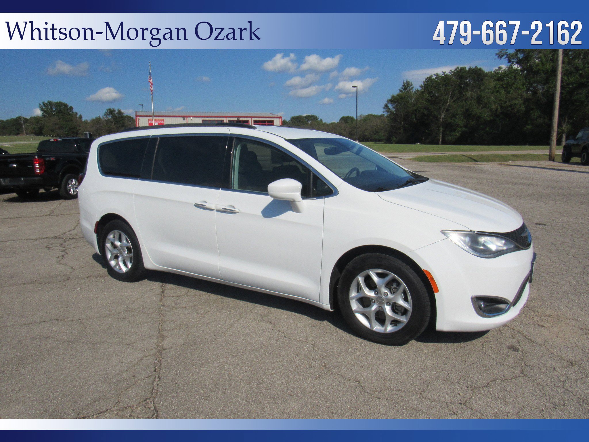 Used 2018 Chrysler Pacifica Touring Plus w/ Tire & Wheel Group image 18