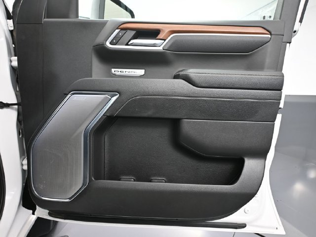 Used 2023 GMC Sierra 1500 Denali w/ Technology Package AWD/4WD image 40
