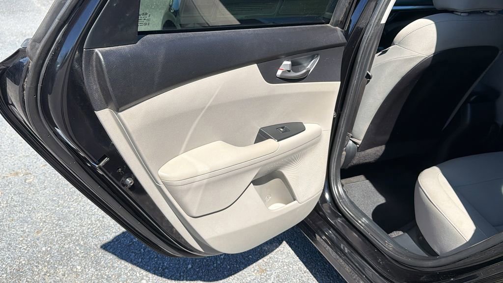 Used 2020 Kia Forte LXS image 19