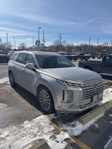 Used 2024 Hyundai Palisade Calligraphy image 3