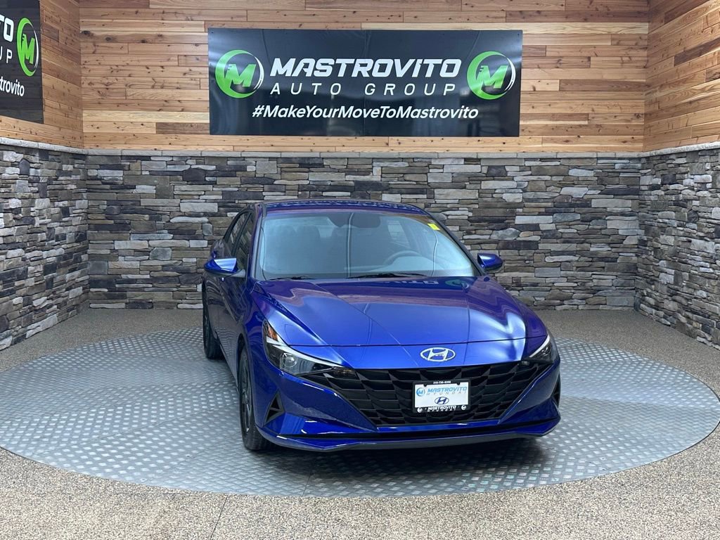 Used 2023 Hyundai Elantra SEL w/ Cargo Package video 2