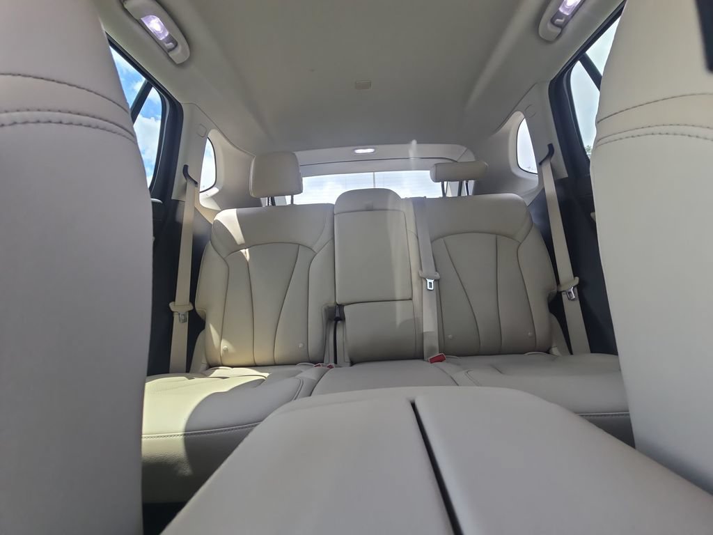 Used 2020 Buick Envision Essence FWD image 13
