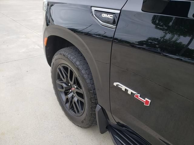 Used 2022 GMC Yukon XL AT4 AWD/4WD image 11