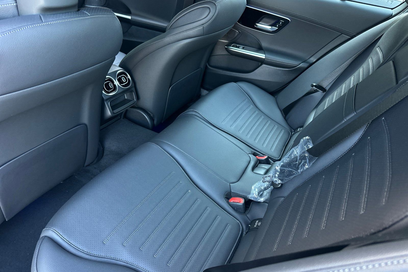 New 2025 Mercedes-Benz C 300 4MATIC Sedan image 10