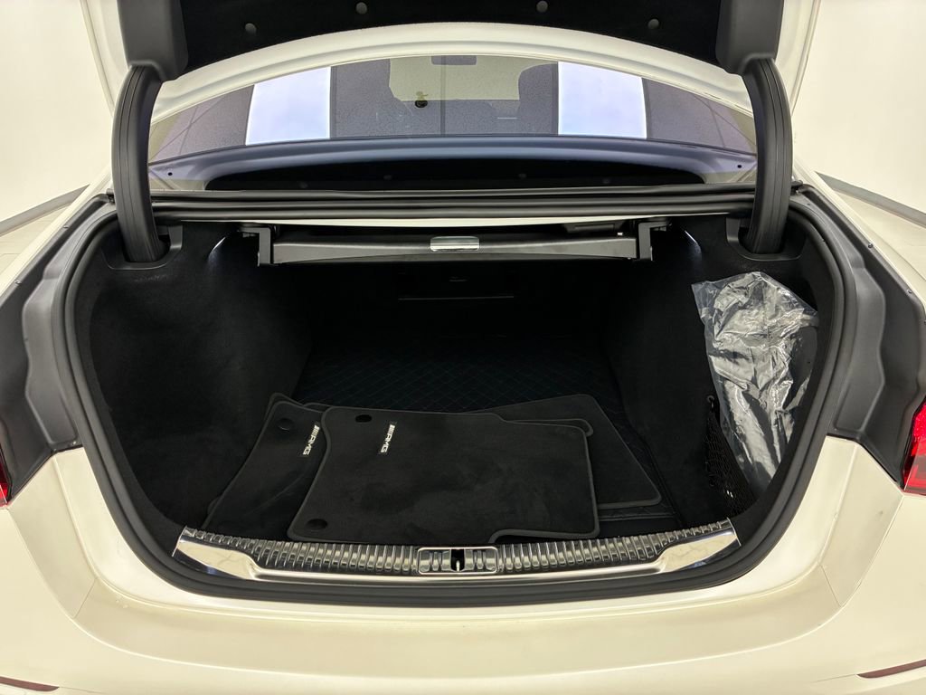 Used 2022 Mercedes-Benz S 580 4MATIC Sedan w/ AMG Line Package image 32