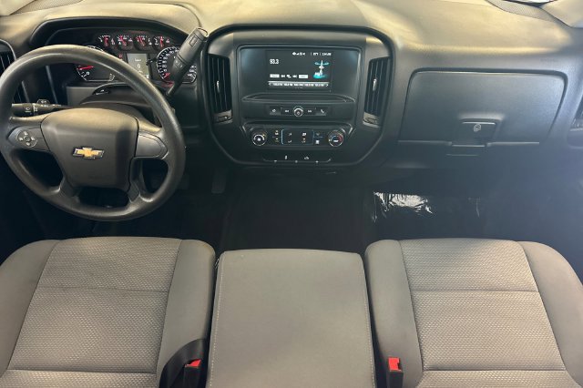 Used 2018 Chevrolet Silverado 1500 Custom w/ Custom Value Package RWD image 15