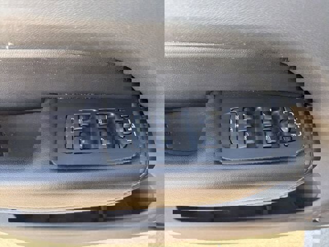 Used 2023 Volvo XC60 B5 Plus image 25