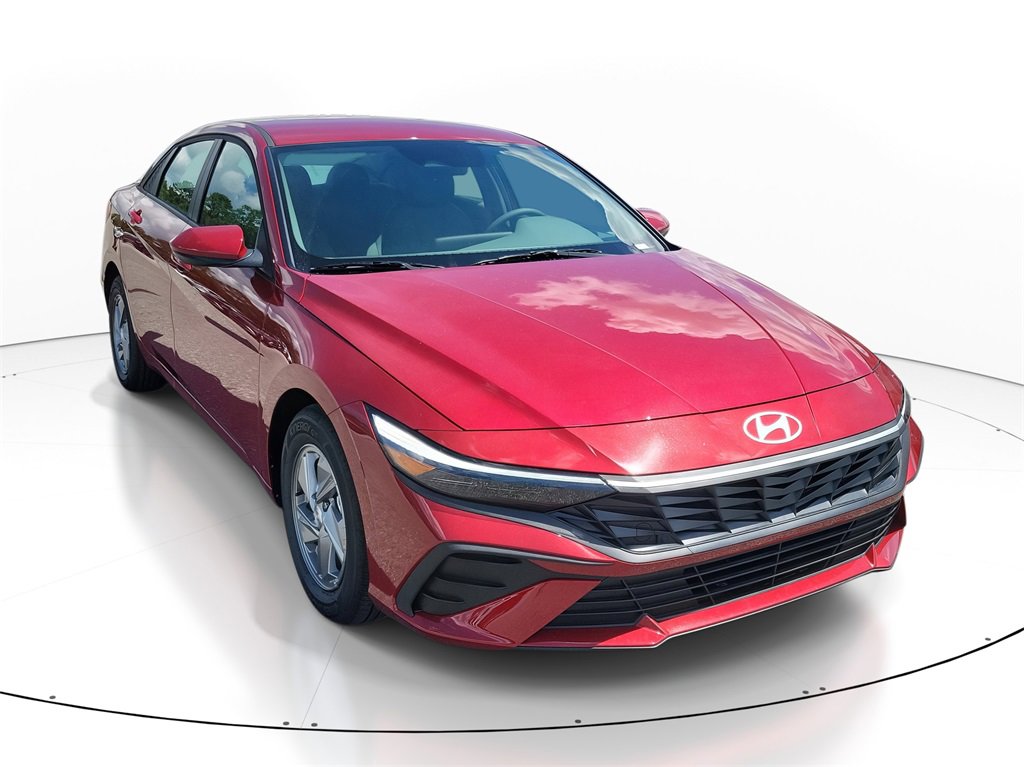 Used 2025 Hyundai Elantra SE image 30