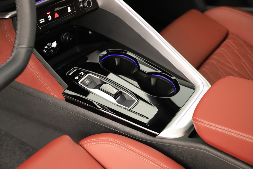 Certified 2025 Audi SQ5 Prestige image 17