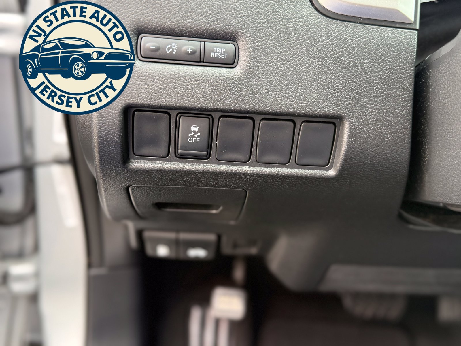 Used 2018 Nissan Murano SV AWD/4WD image 29