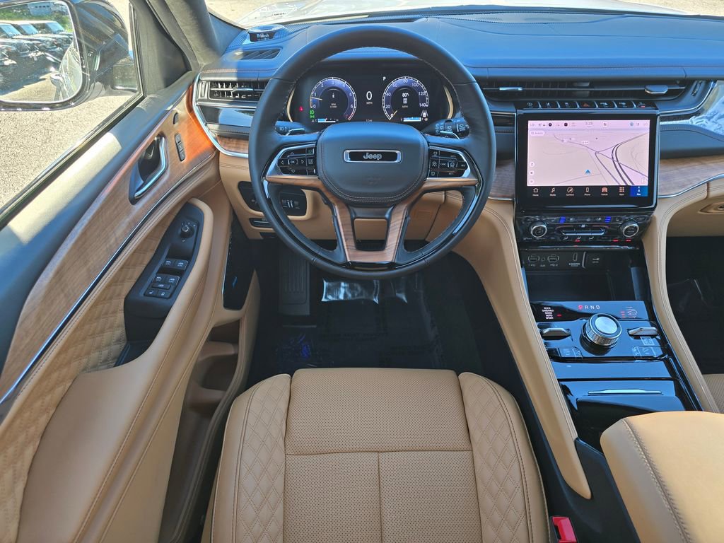 New 2025 Jeep Grand Cherokee Summit image 28