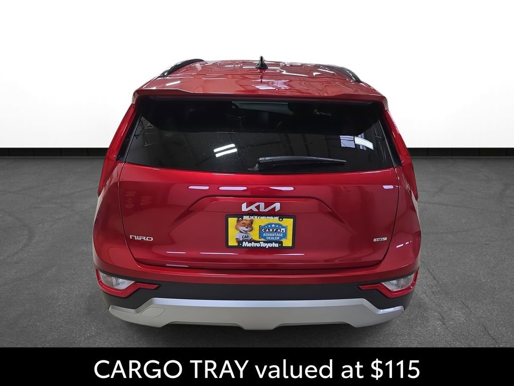 Used 2024 Kia Niro LX image 6