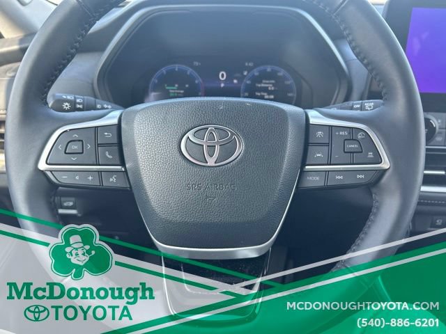Used 2025 Toyota Grand Highlander AWD image 18