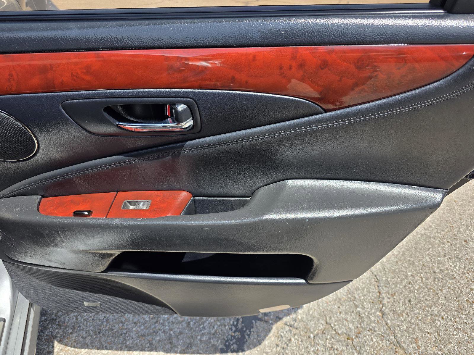 Used 2010 Lexus LS 460 L RWD image 34