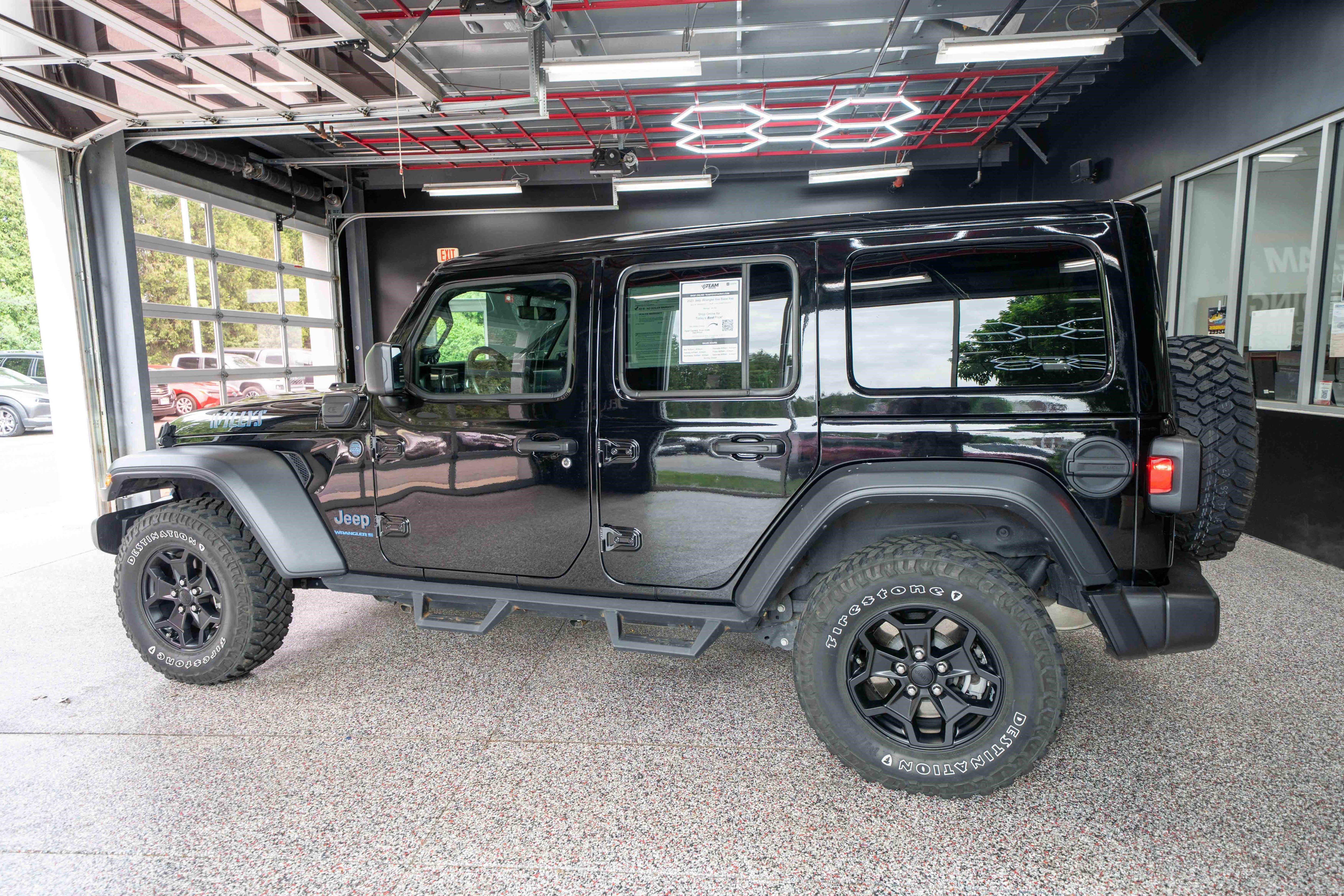 Used 2023 Jeep Wrangler Unlimited w/ Sun & Screen Package AWD/4WD image 2