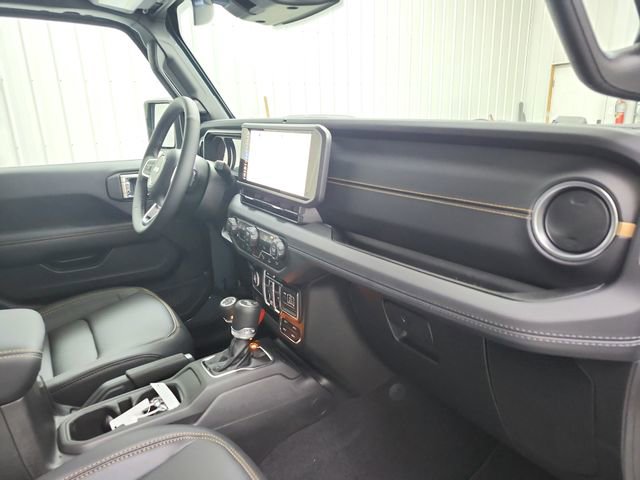 New 2026 Jeep Wrangler Unlimited Sahara AWD/4WD image 26