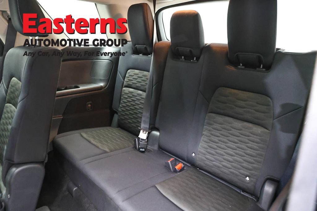 Used 2025 Nissan Pathfinder SV FWD image 26