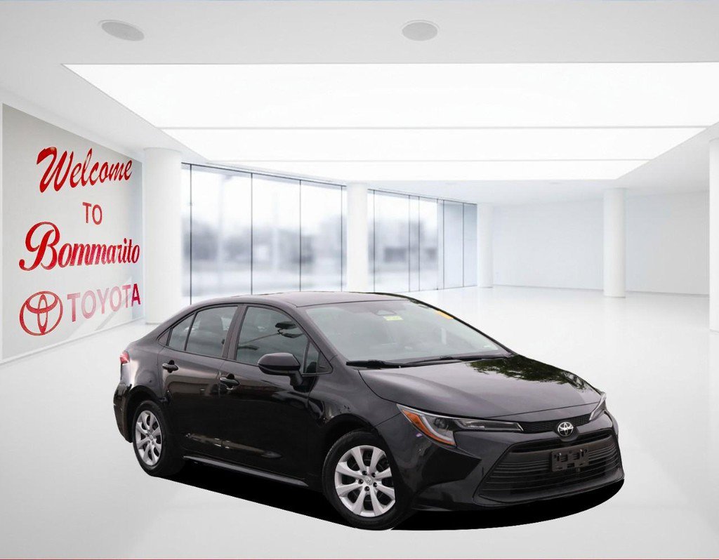 Certified 2025 Toyota Corolla LE FWD image 2